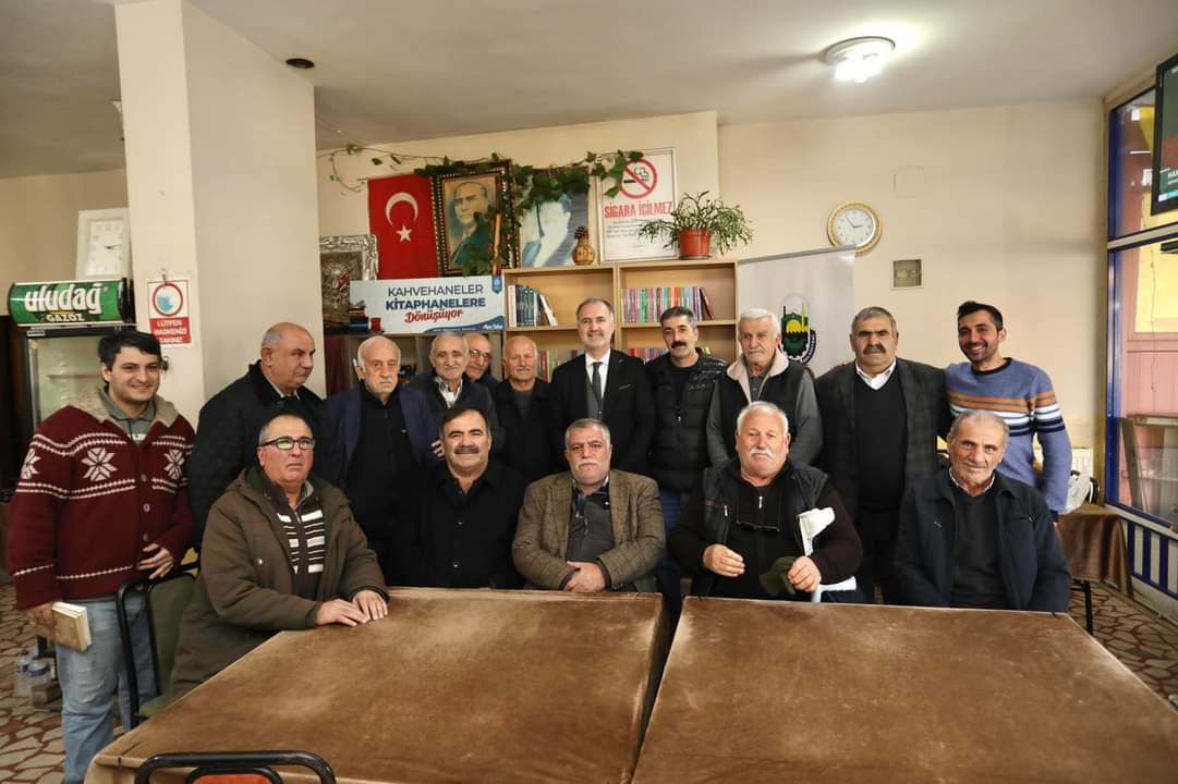 İnegöl’de kahvehaneler kitaphanelere dönüştürülüyor