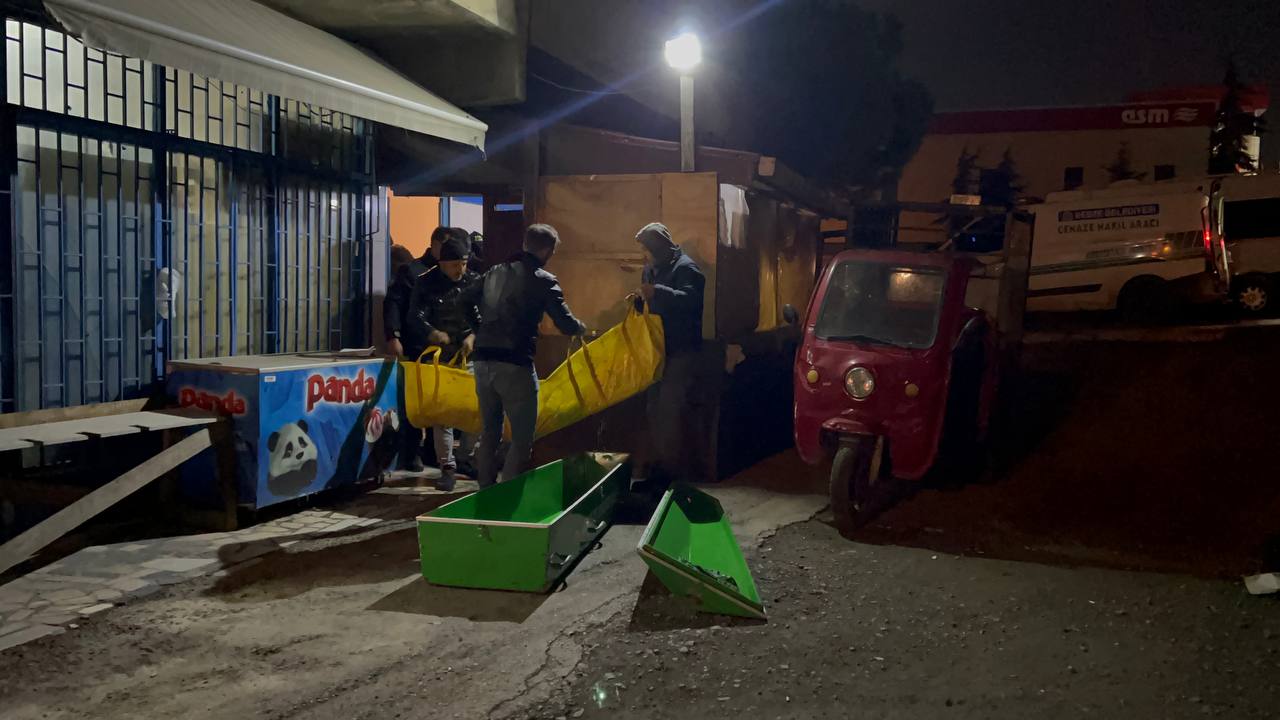 Kağıt toplayıcısı ölü bulundu