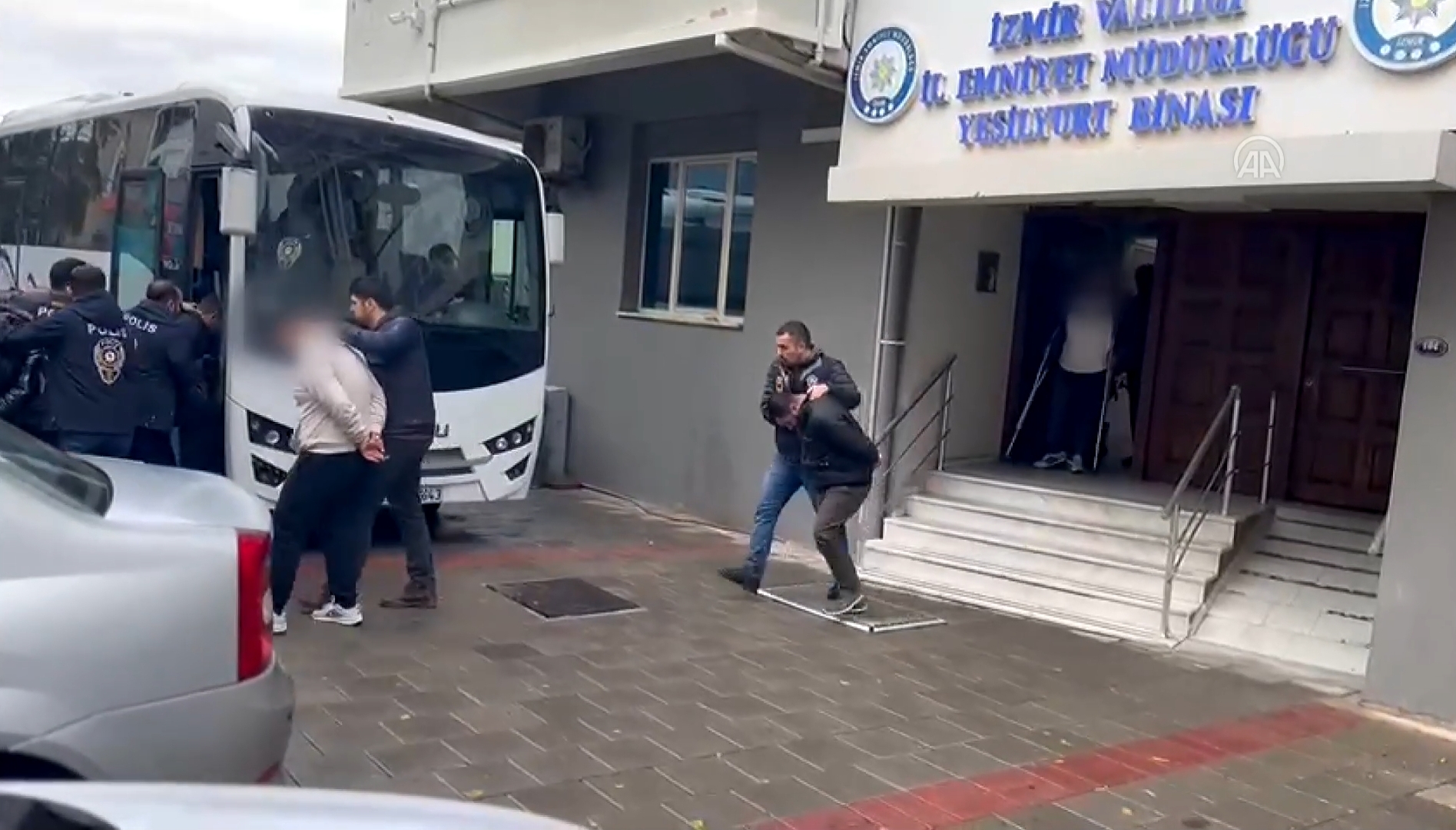 Ev hanımları için ek iş vaadiyle dolandırıcılığa 15 tutuklama