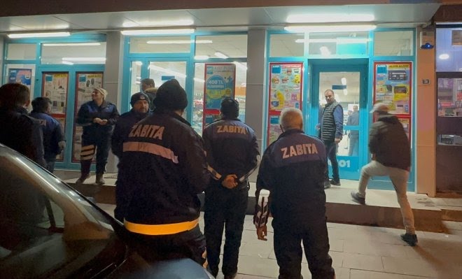 Ağrı Belediyesi zincir marketleri mühürledi