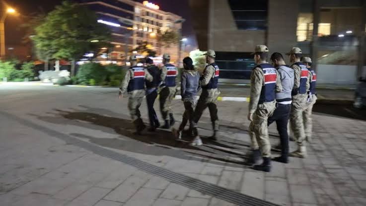 Yakalanan 47 Düzensiz göçmen sınır dışı edildi