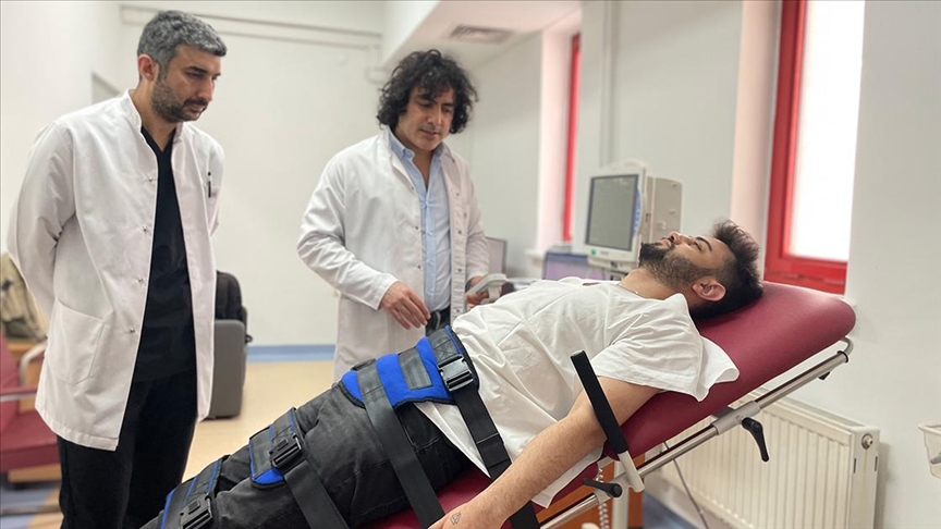 Sebebi bilinmeyen sık bayılmaların nedeni “eğik masa testi” ile bulunuyor