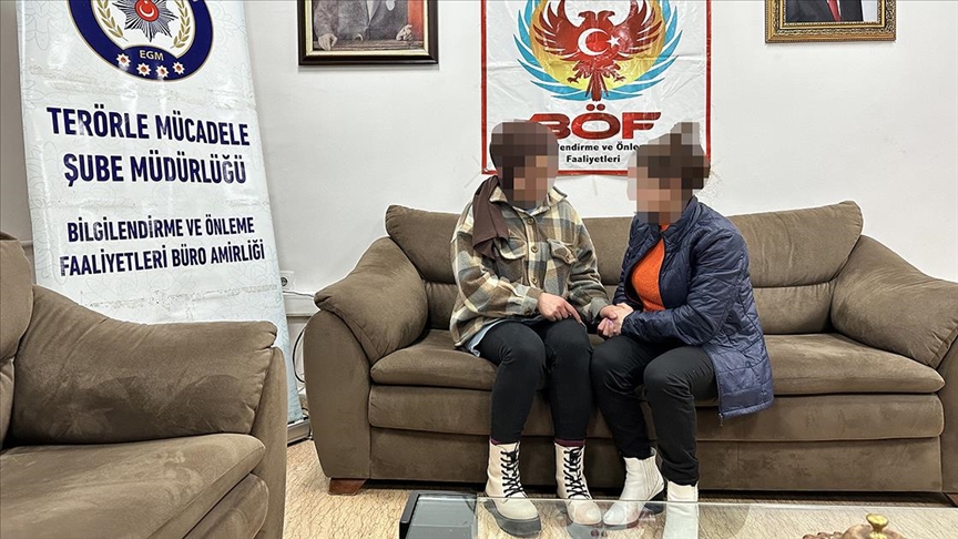 İkna çalışmaları sonucu teslim olan kadın terörist, ailesiyle buluştu