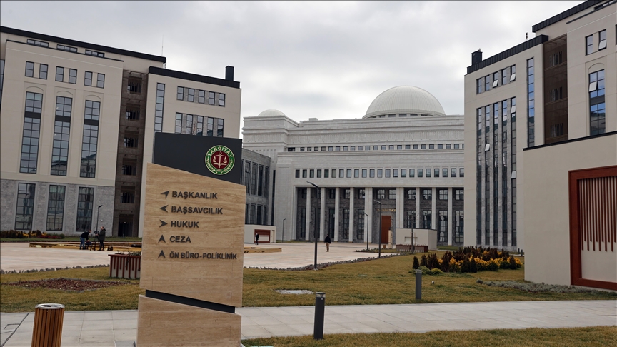 Yargıtaydan “öğrenciye kağıt uçak cezası” kararı