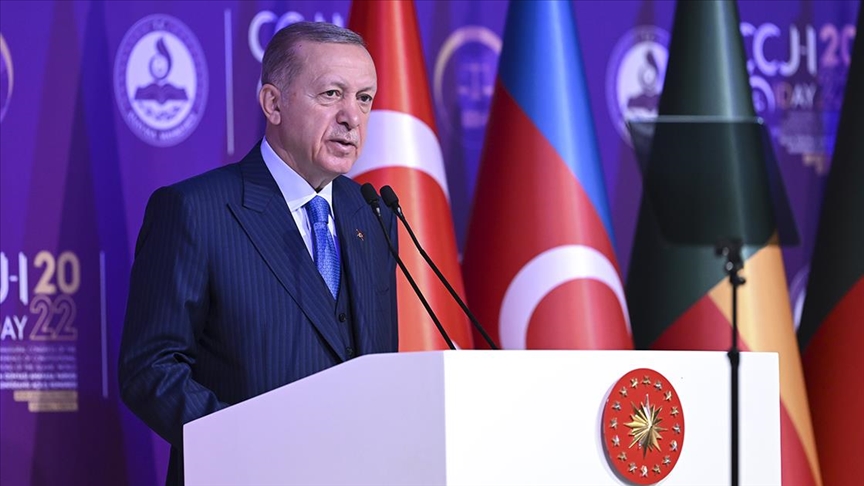 Cumhurbaşkanı Erdoğan: Göçmenlere kapı duvar olan kurumlar, PKK’lı ve FETÖ’cü teröristlere hoşgörülü davranıyor