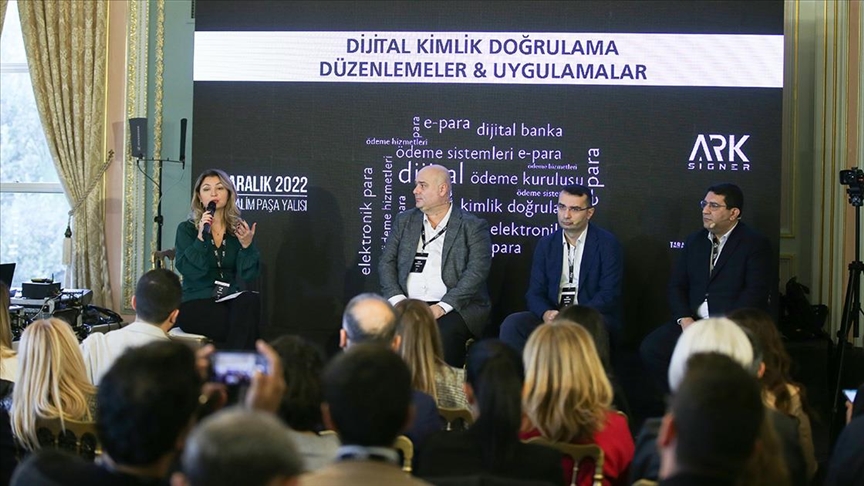 Türkiye, dijitalleşmede koşar adımlarla ilerliyor