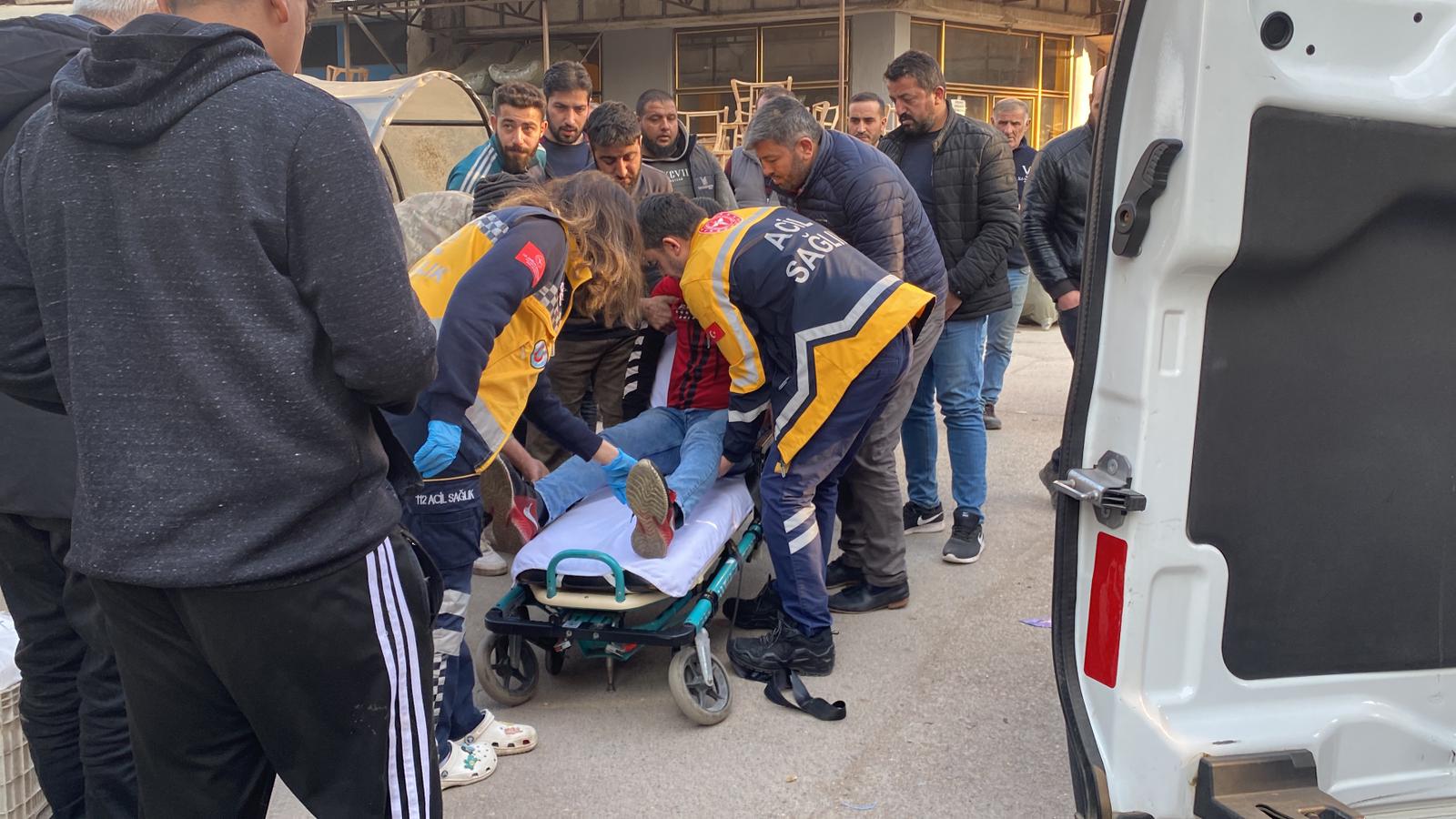 Otomobilin çarptığı şarjlı motosiklet sürücüsü yaralandı