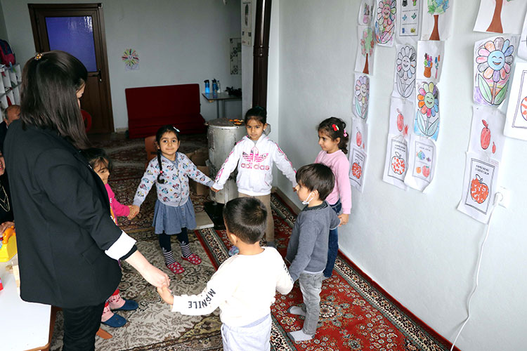 “Gezici öğretmen” uygulaması kırsaldaki öğrencileri okulla buluşturdu