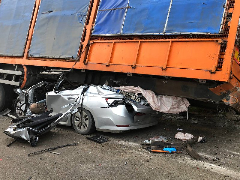 İnegöl yolunda can pazarı