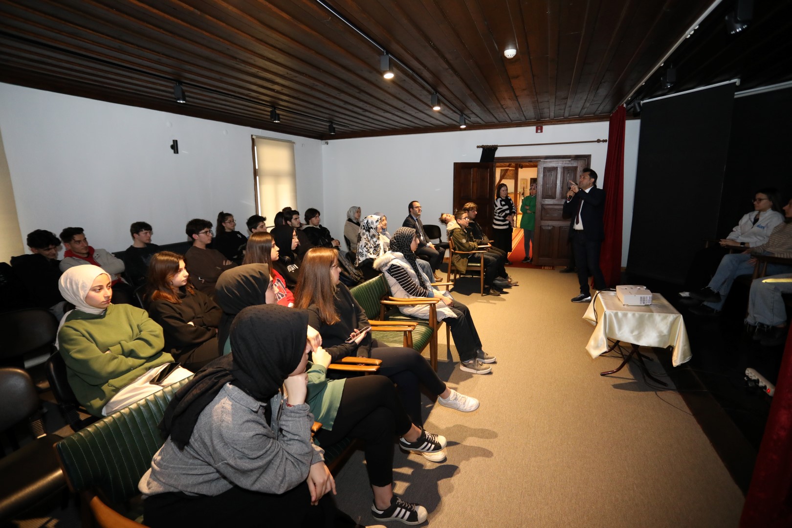 Öğrencilere verimli ders çalışma semineri verildi