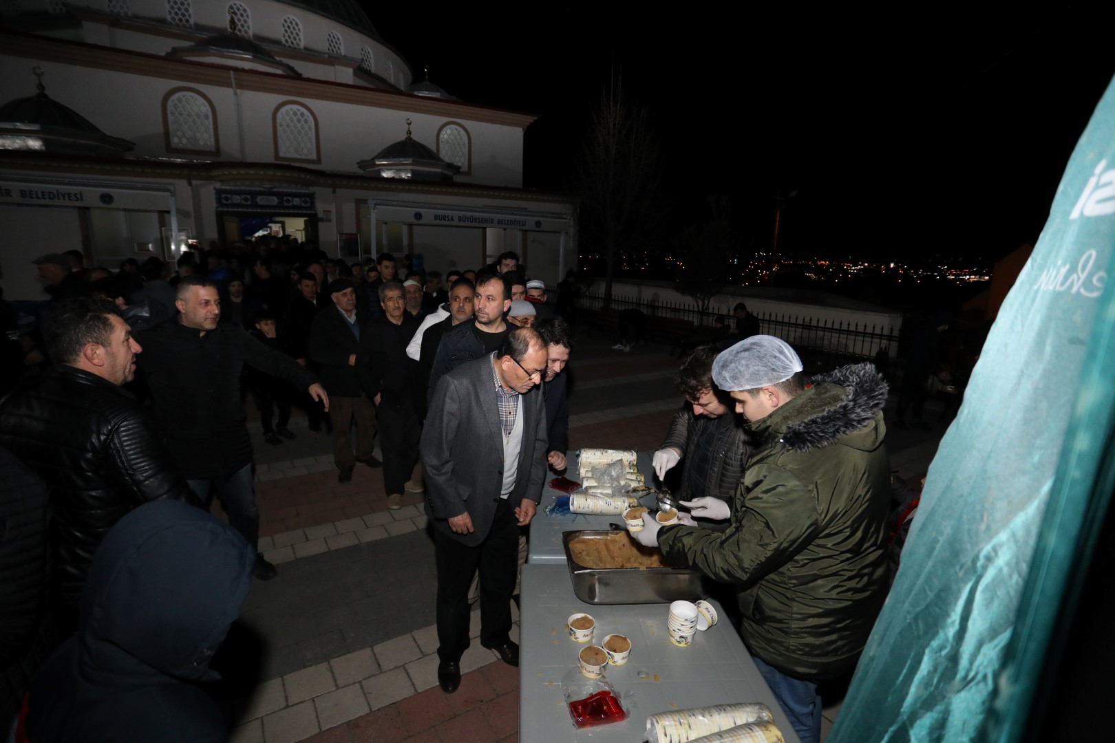 Kandil helvası geleneği Kuba Camisinde devam etti