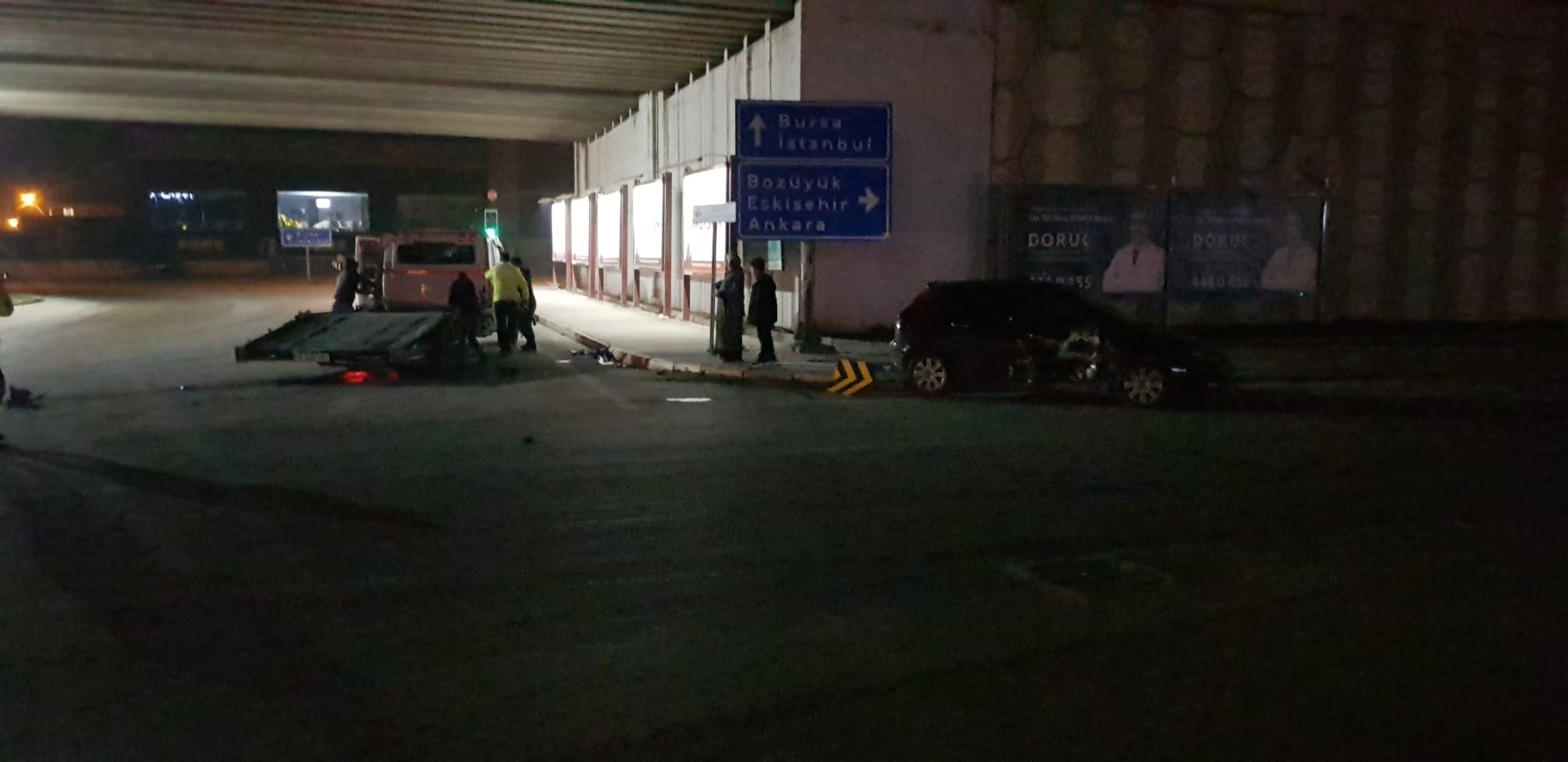 Çekici ile otomobilin karıştığı kazada 2 kişi yaralandı