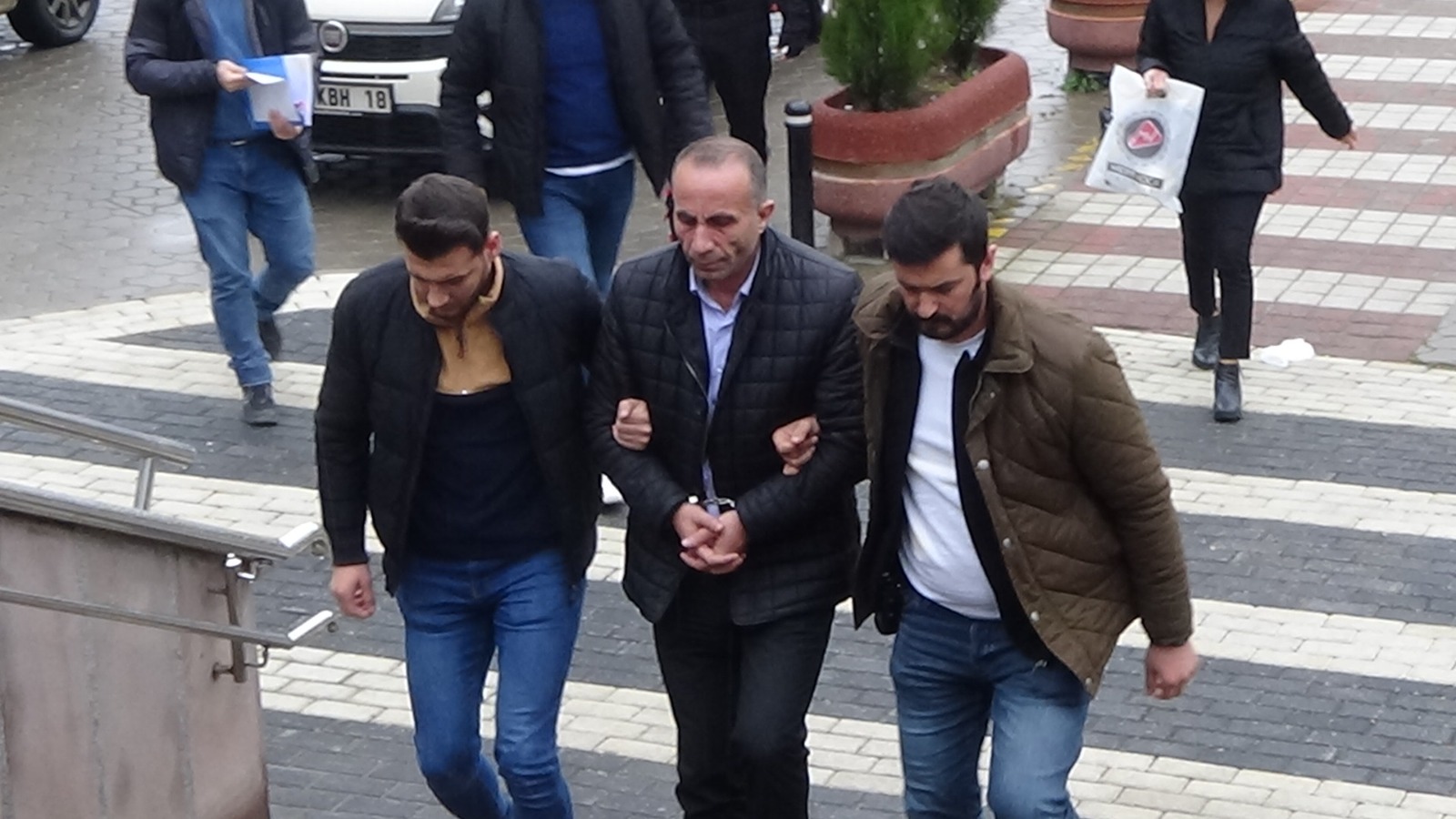 Avukat çifti silahla yaralayan zanlı adliyede