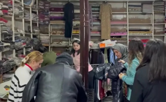 Amcasından miras kalan mağazadaki ürünleri depremzedelere bağışladı