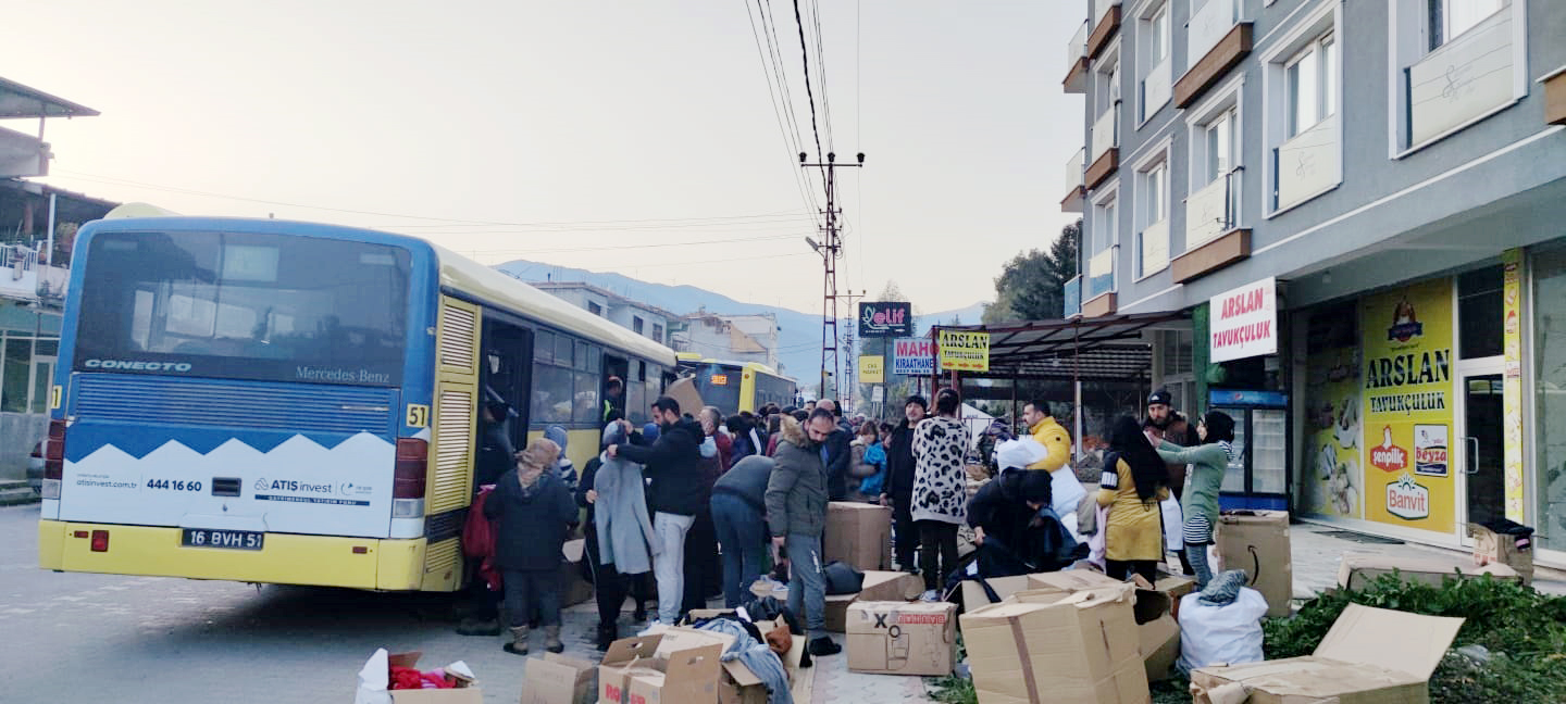 Sarı otobüslerle umuda yolculuk