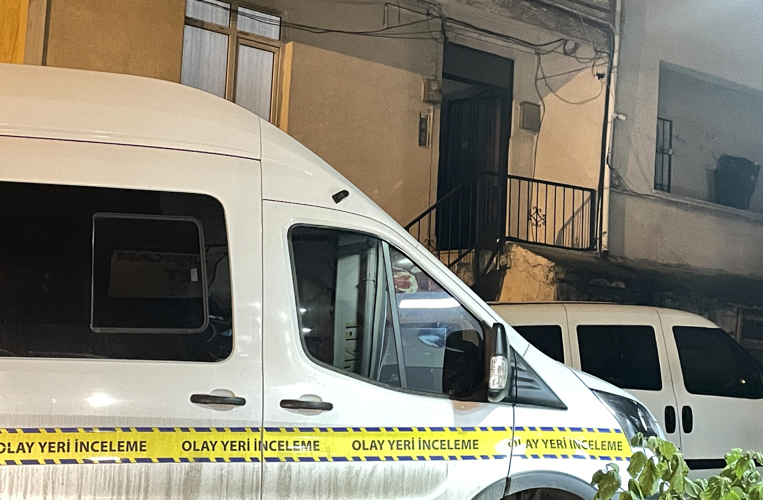 Baza içerisinde kadın cesedi bulundu