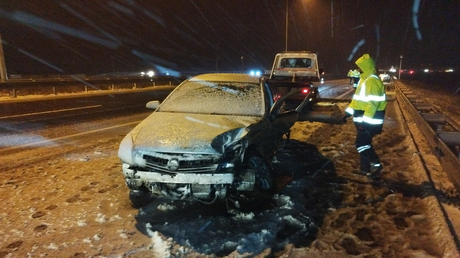 İki otomobilin çarpıştığı kazada 2 kişi yaralandı