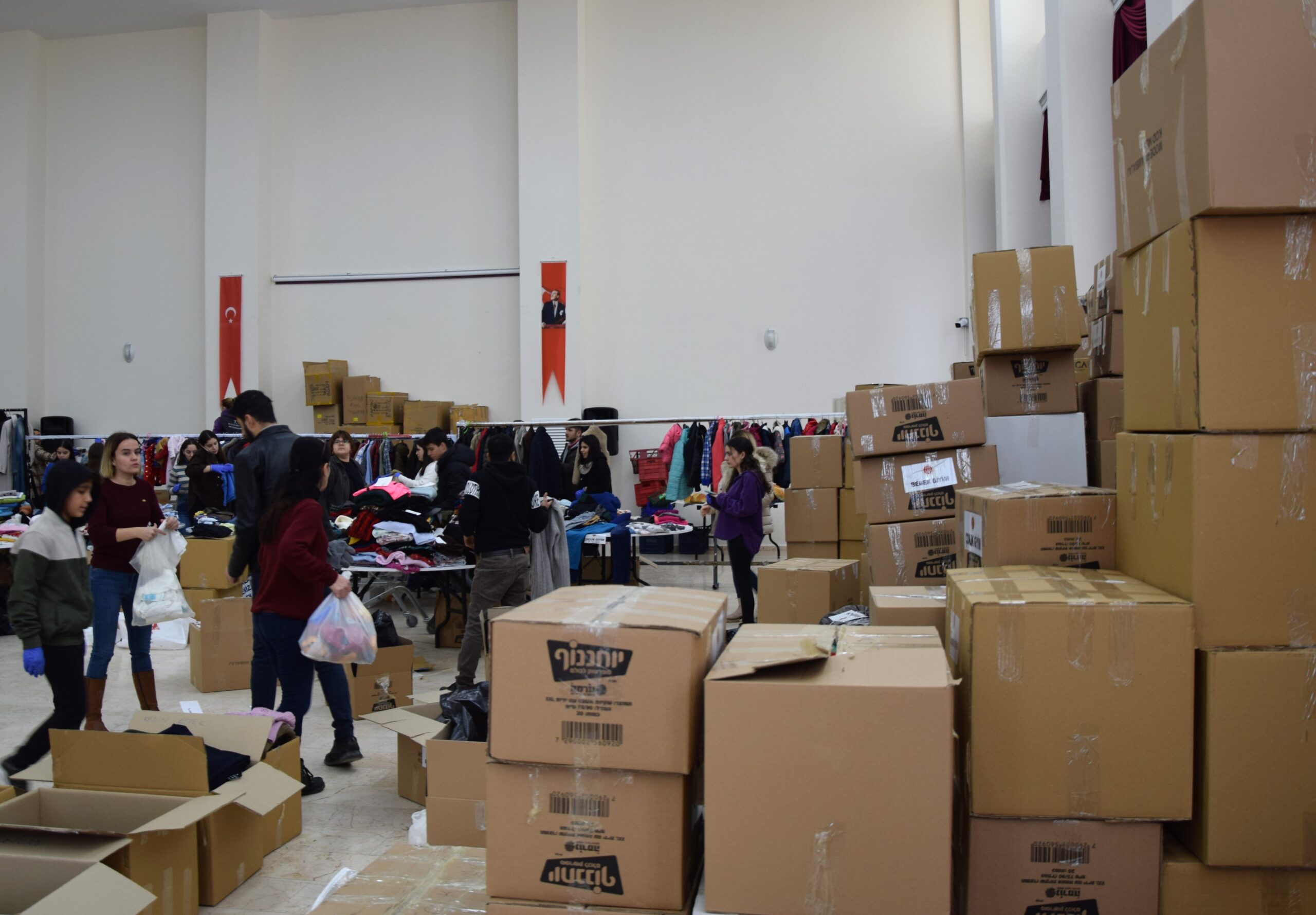 Bursa ve çevre illerden afetzedelere destekler sürüyor