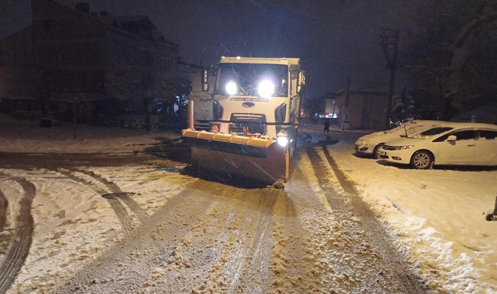 Karla mücadele çalışmaları sürüyor