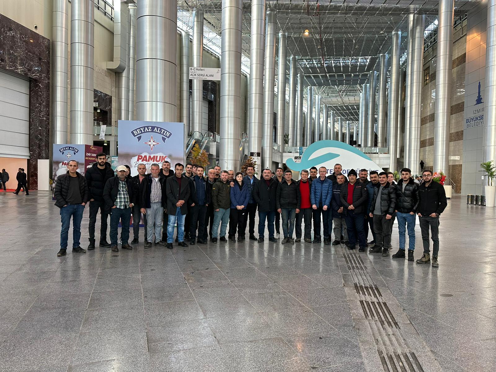 İnegöl belediyesi genç çiftçileri İzmir tarım fuarına götürdü