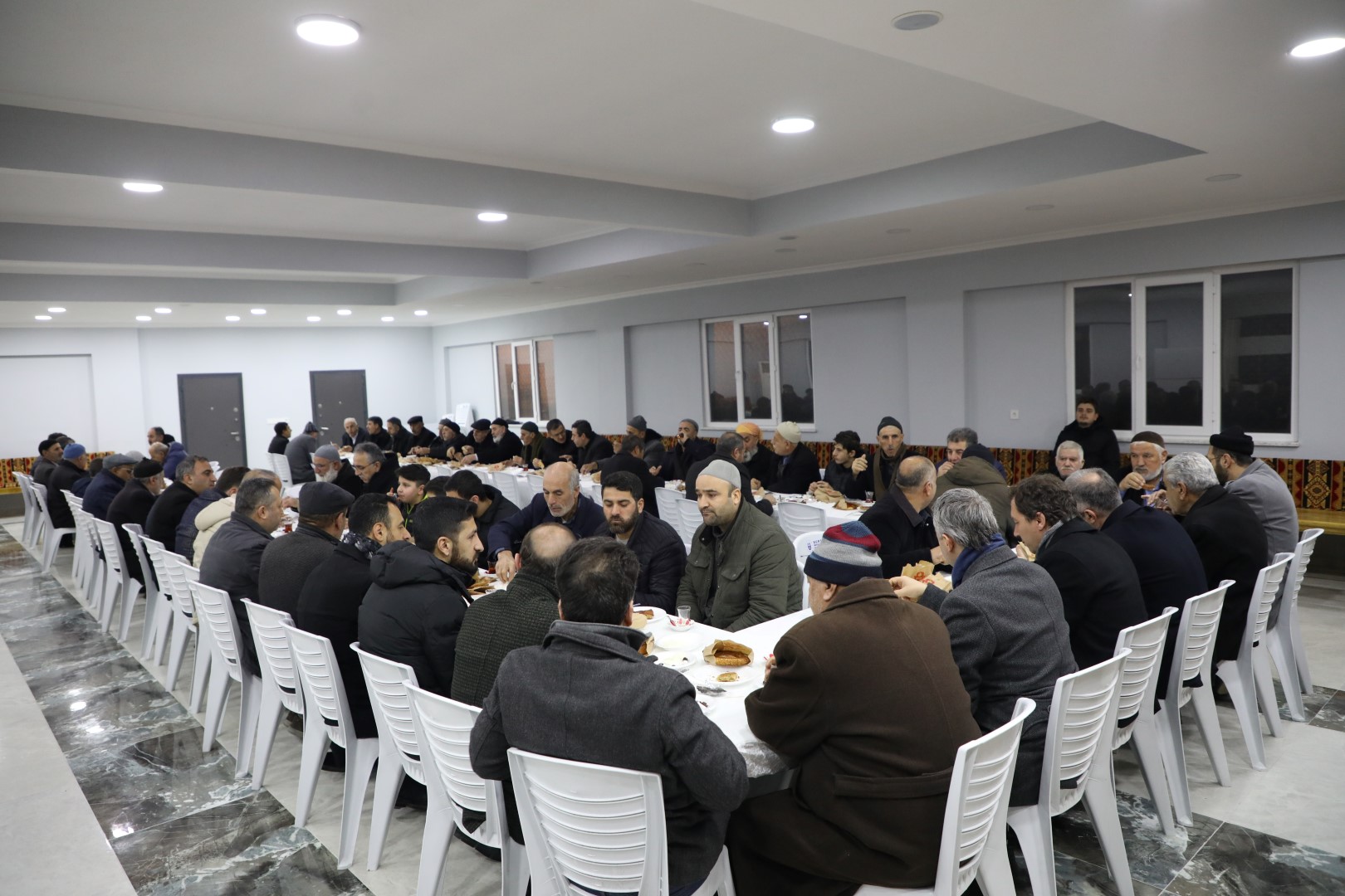 Bereket sofrası Huzur Mahallesinde kuruldu