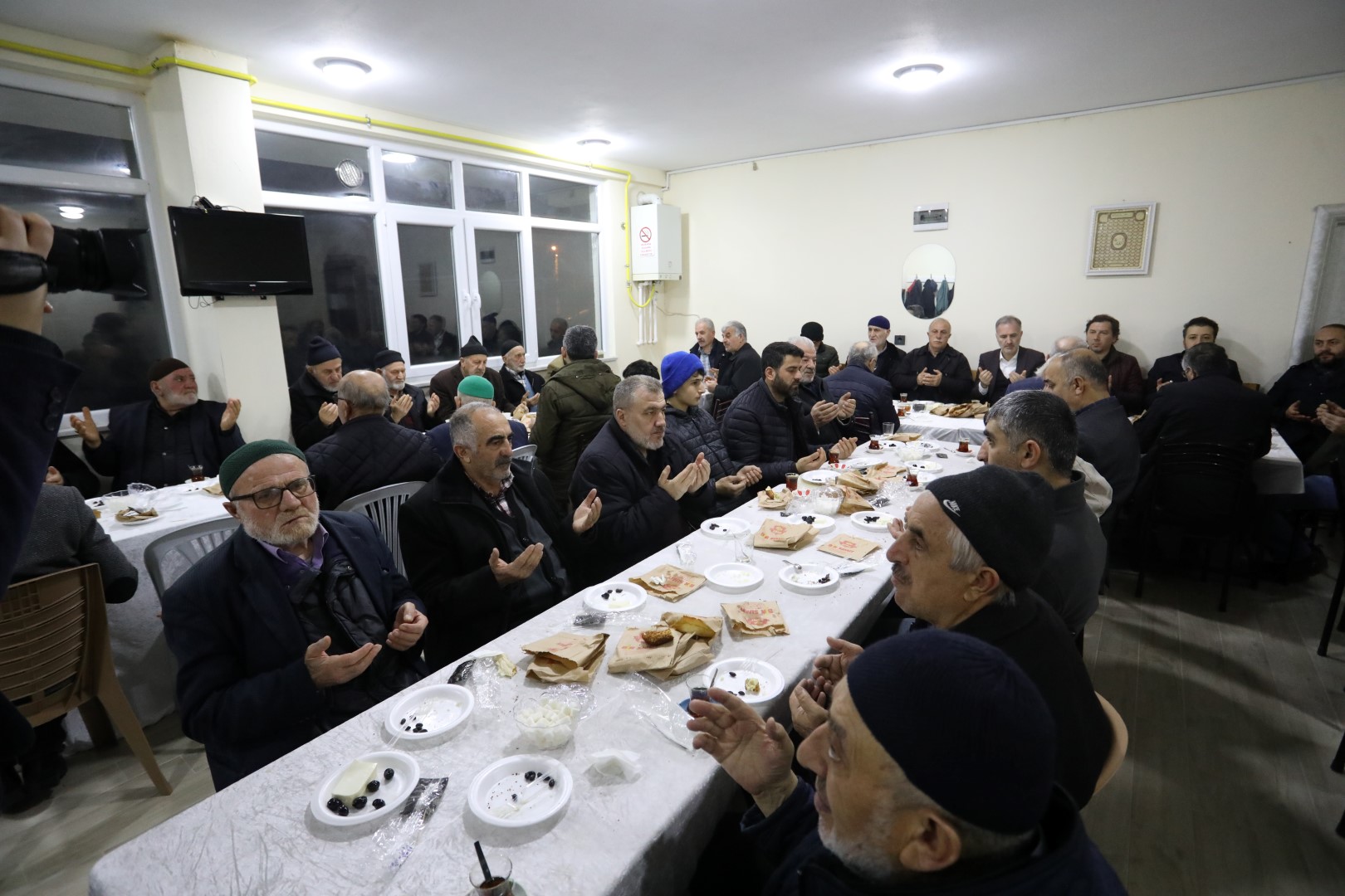 Başkan Taban Erenler Camisi Cemaatiyle Buluştu