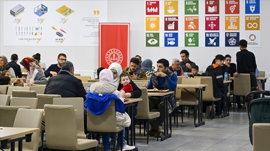 İstanbul’daki öğrenci yurdu depremzedelere “yuva” oldu