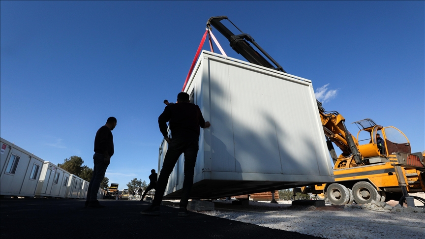 Adıyaman’da geniş bir alana konteyner kent kuruluyor