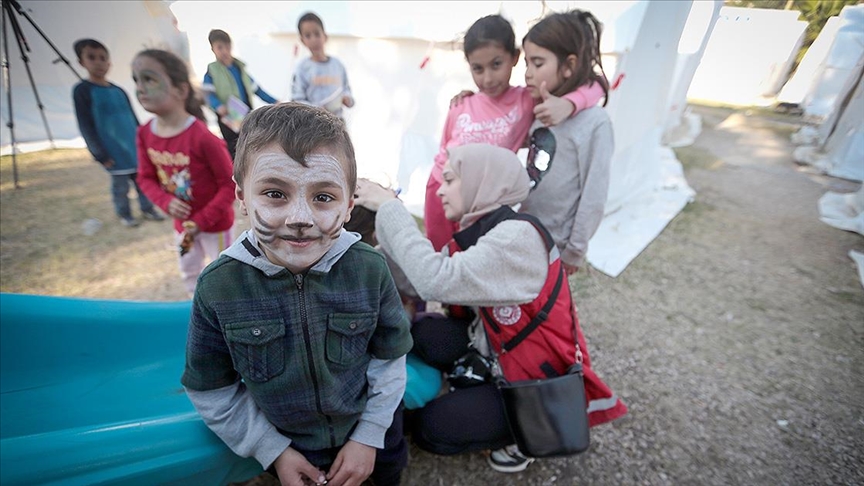 Samandağ’da depremin yaralarını sarma çalışmaları sürüyor
