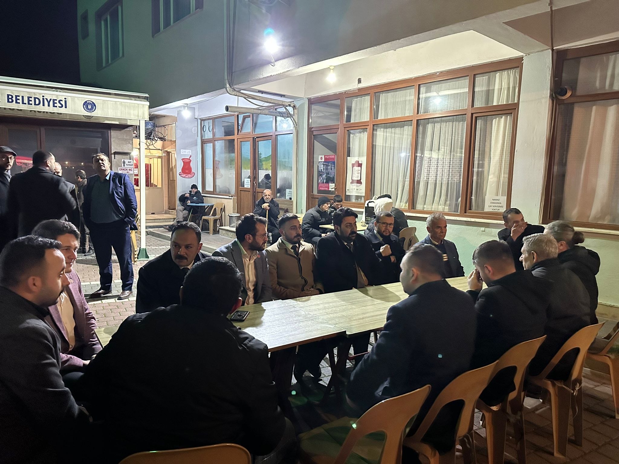 MHP gönüller yapıyor