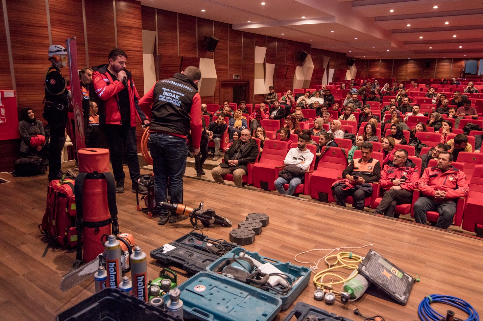 İNDAK Eğitimleri Sürüyor