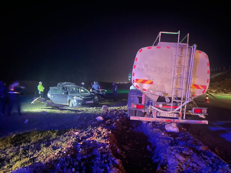 Tanker ile otomobil çarpıştı; 2 ölü
