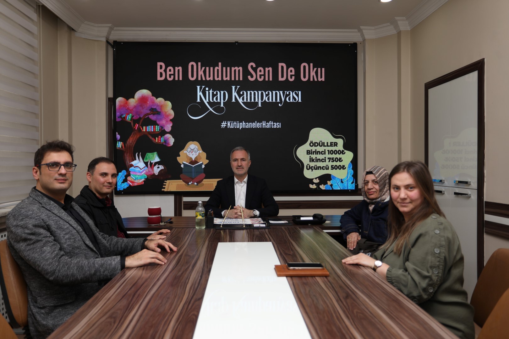 KİTAP KAMPANYASININ KAZANANLARI ÖDÜLLERİNİ ALDI