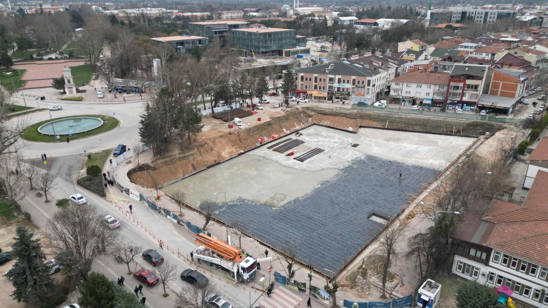 MERKEZ PARK ŞEKİLLENİYOR