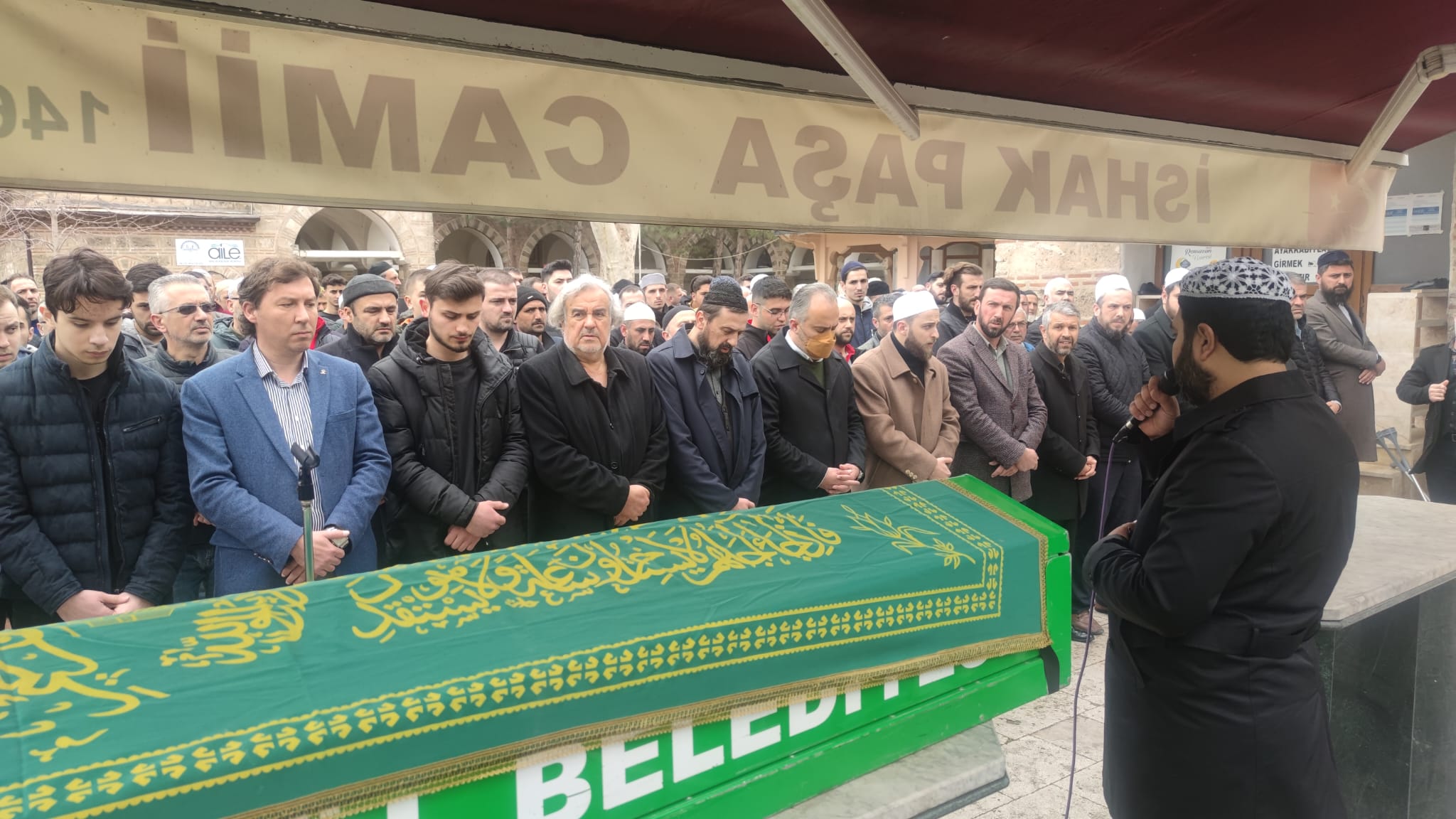 Feza teyze son yolculuğuna uğurlandı