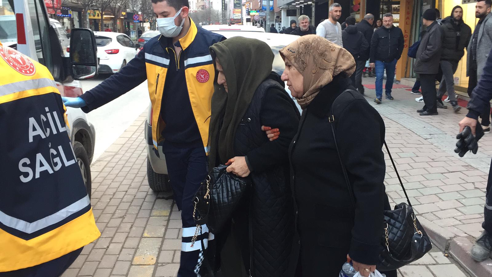 Yaşlı kadın kazada yaralandı