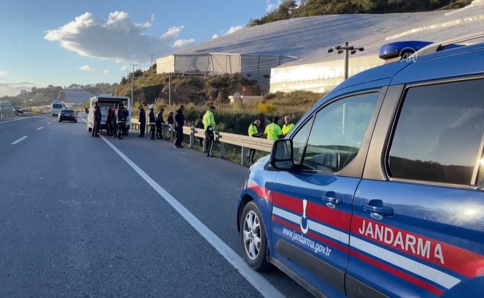 Depremde sağ kurtulan aileyi ölüm kazada yakaladı