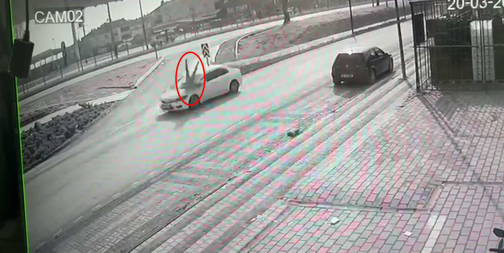 İnegöl’de feci kaza, ölümden döndü