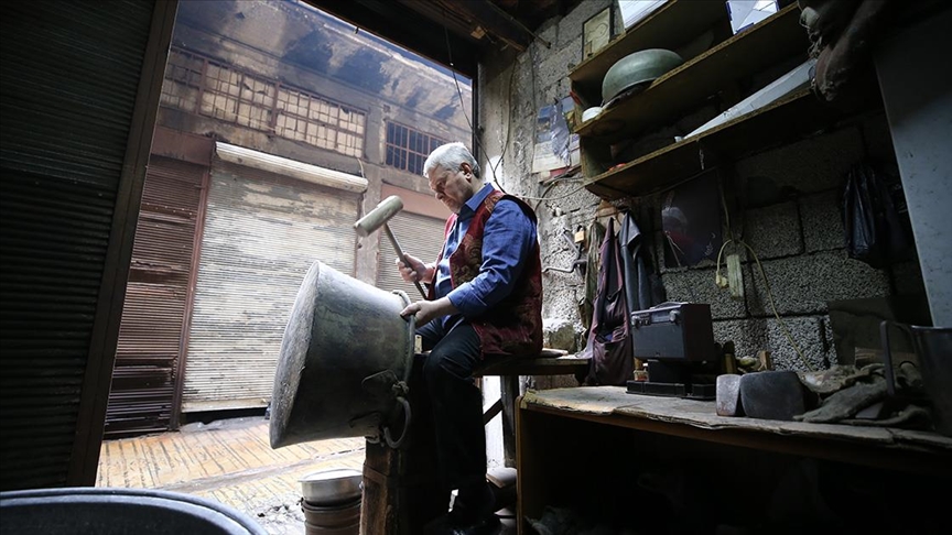 Kahramanmaraş’taki bakırcılar çarşısında “çekiç sesleri” yükselmeye başladı