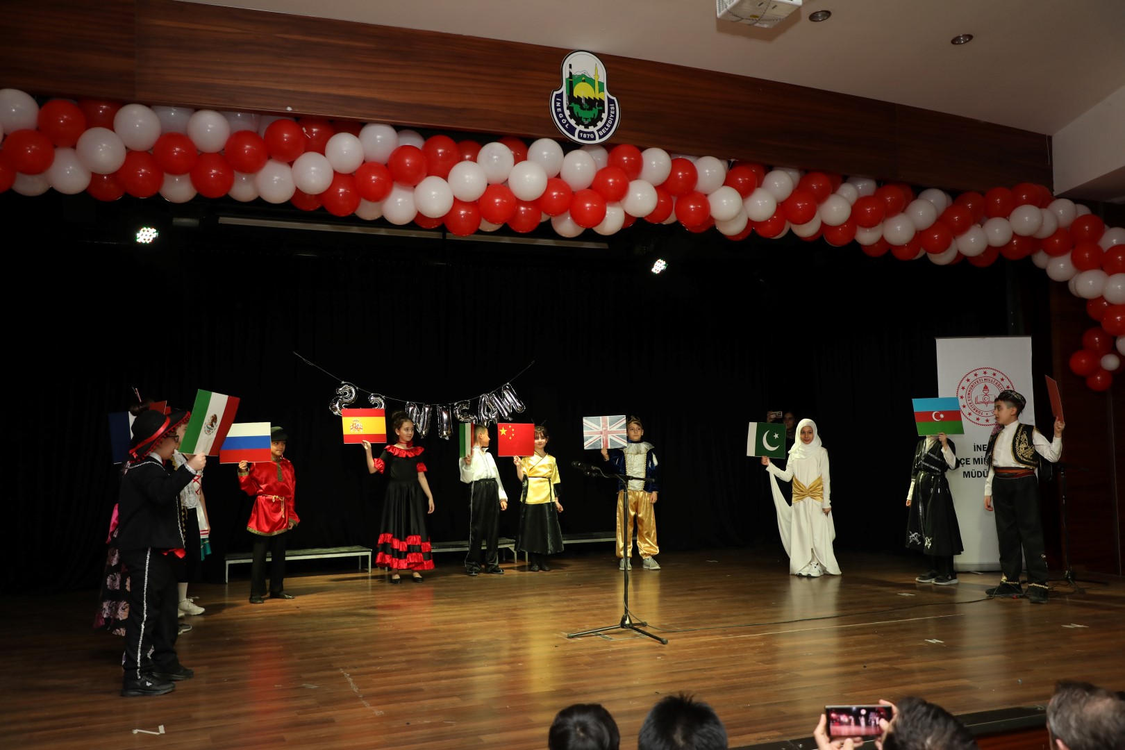 23 Nisan coşkuyla kutlandı