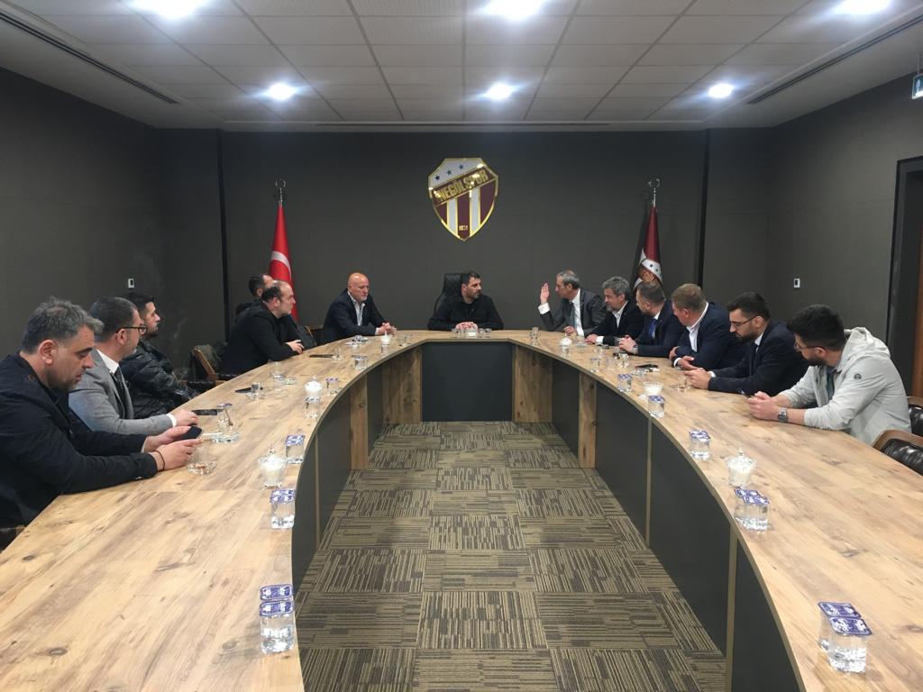 İyi Parti Spor Komisyonu üyelerinden İnegölspor’a ziyaret