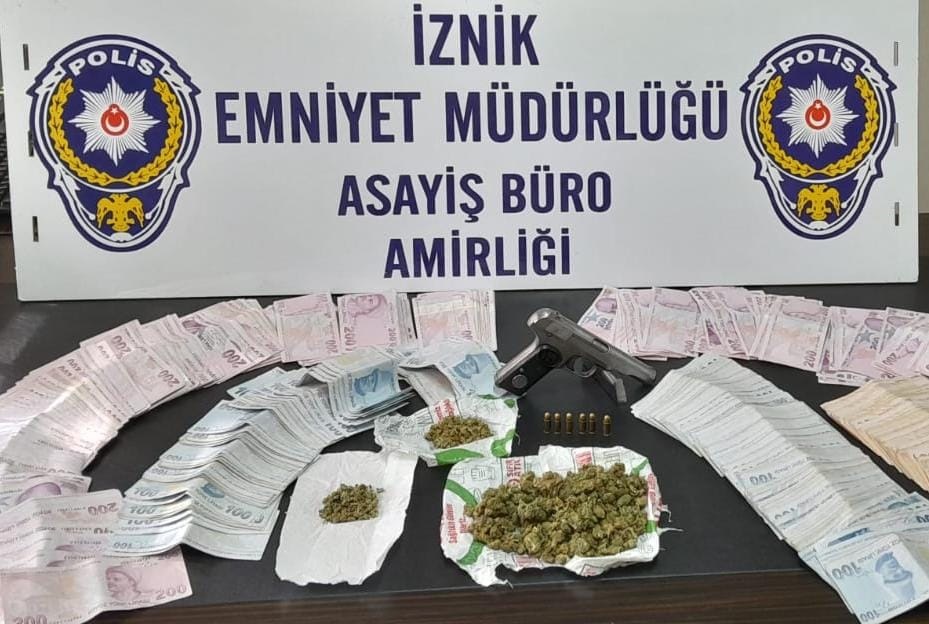 Uyuşturucu operasyonunda 5 kişi yakalandı