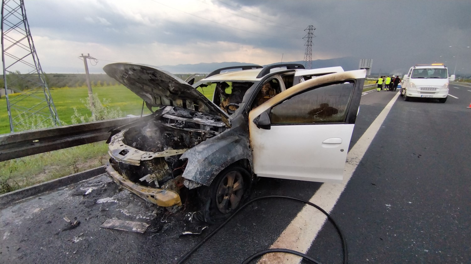 Kuveytli ailenin aracı küle döndü