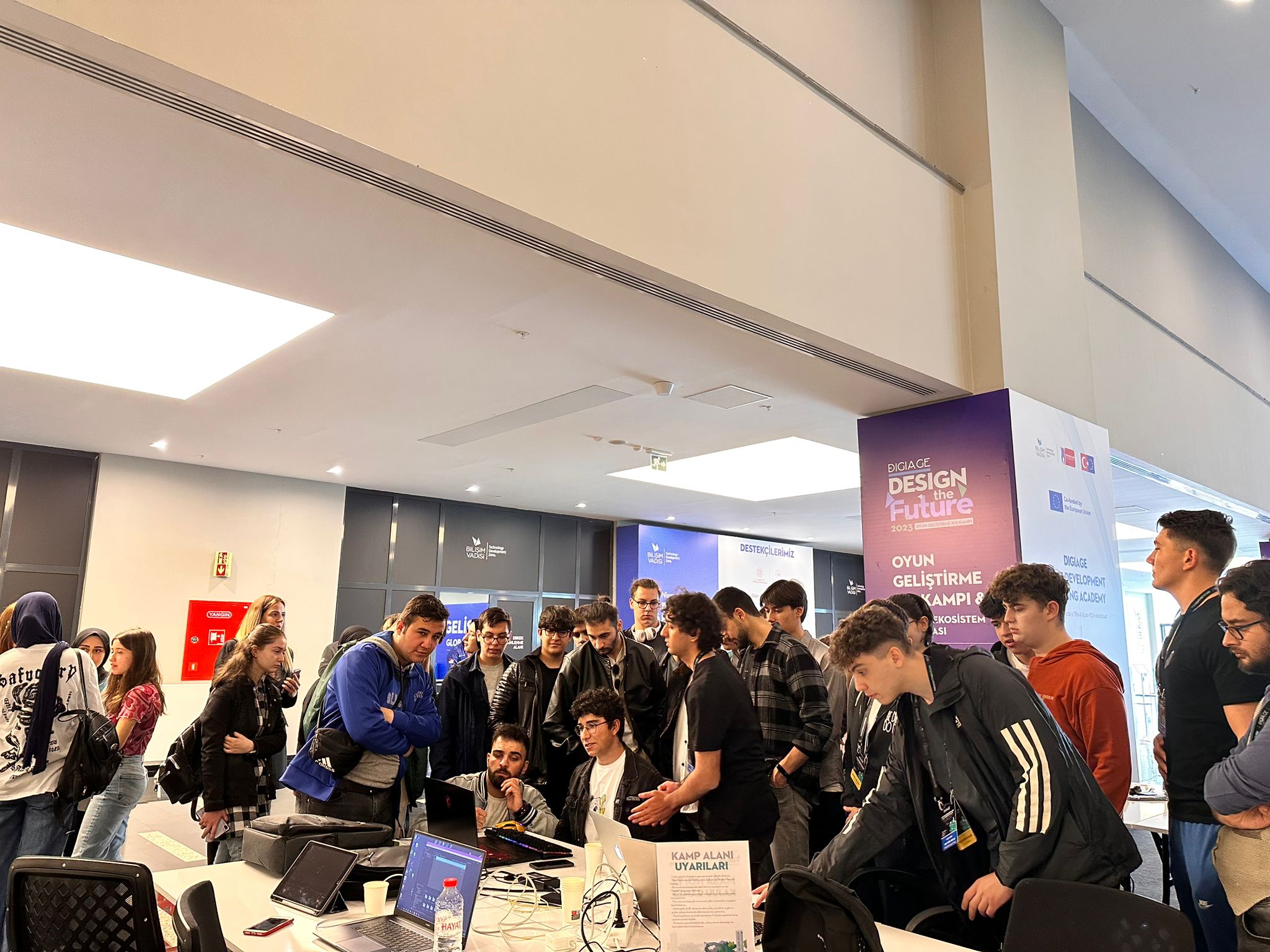 Gençler Belediye ile bilimin merkezinde