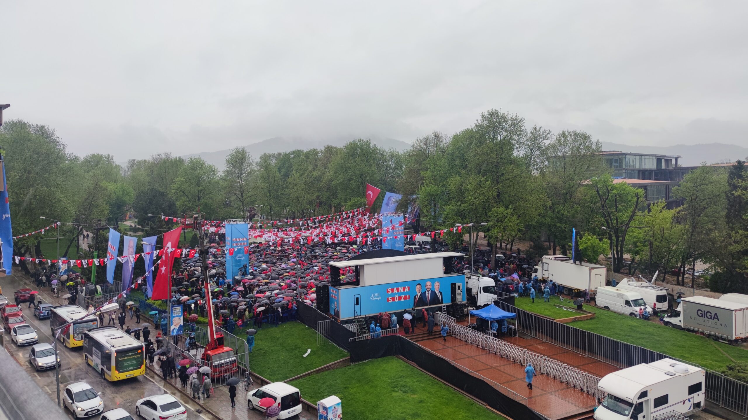 İmamoğlu bile şaşırdı… Resmen bir avuç insan …