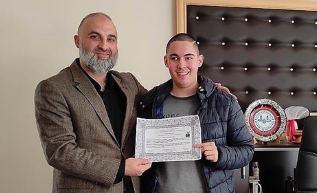 Türk arkadaşıyla Edirne’ye gelen Avusturyalı, Müslümanlığı seçti