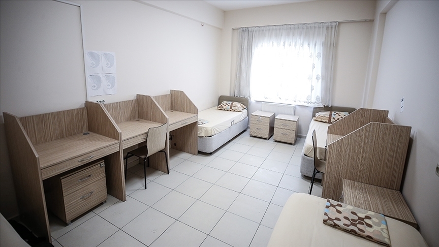 “Yurtlarımız yüz yüze eğitime devam eden öğrencilerimizin hizmetinde olacak”