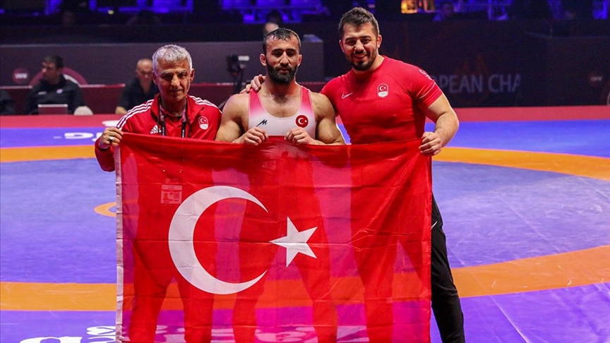 Milli güreşçiler, Avrupa Şampiyonası’nda 17 madalya kazandı