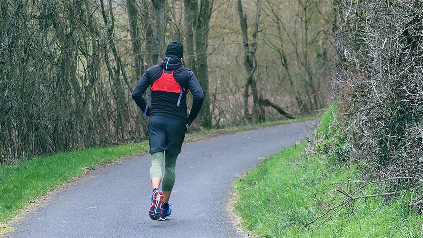 Kalp sağlığını korumak için egzersiz ve yürüyüş yapıp sigaradan uzak durun