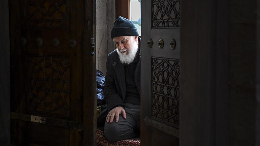 Ramazan sünneti itikafı, Kur’an ve gözyaşı içinde yaşıyorlar